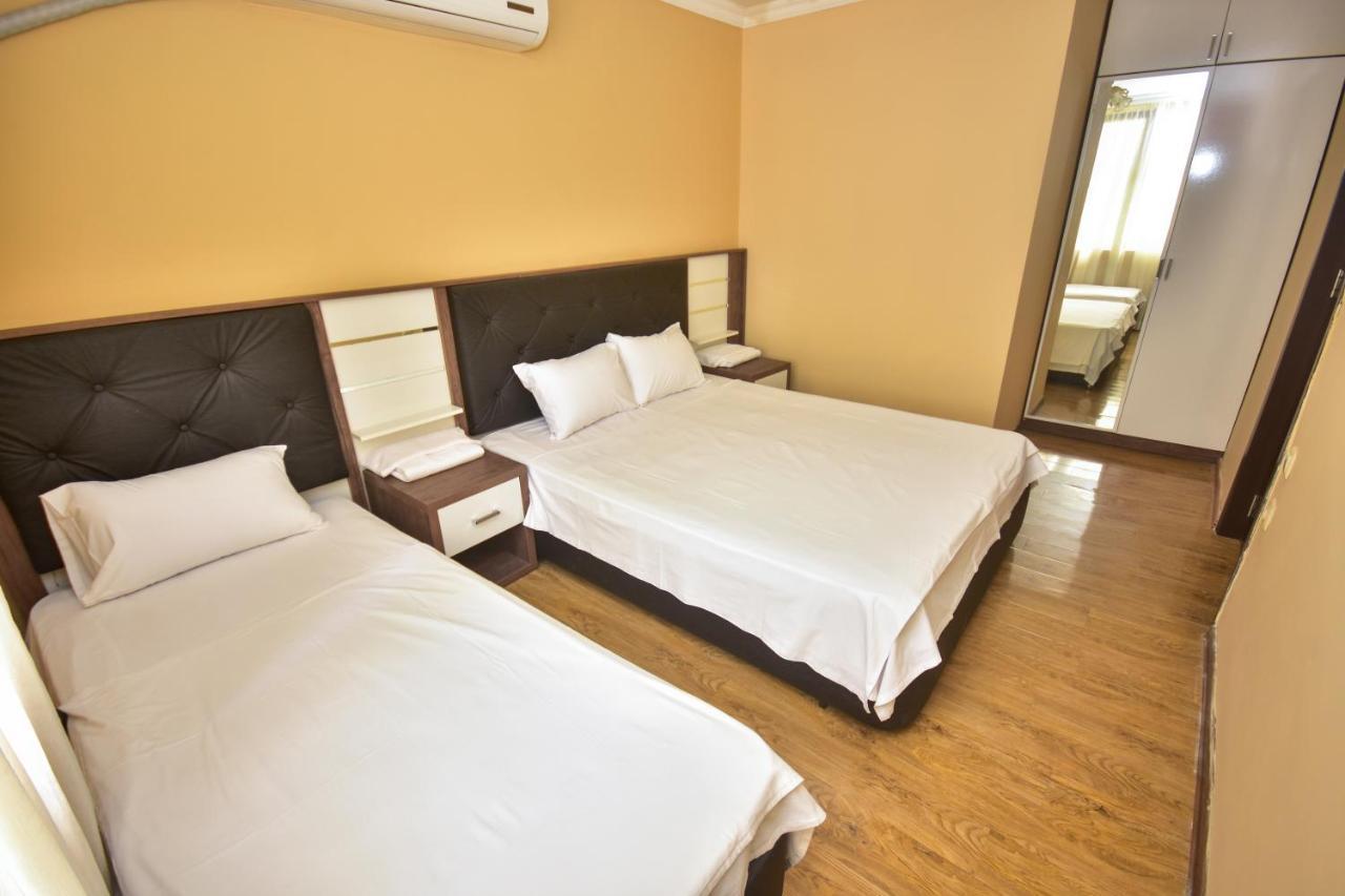 Family Apartments Batumi Bagian luar foto